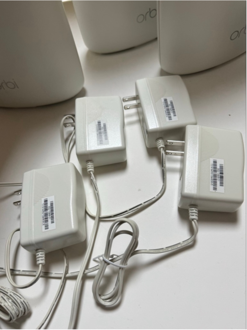 NETGEAR Orbi RBR50v2 Wireless Router System Tri-Band w/ 3 satellites - Picture 4 of 9